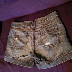 Mid-rise denim shorts